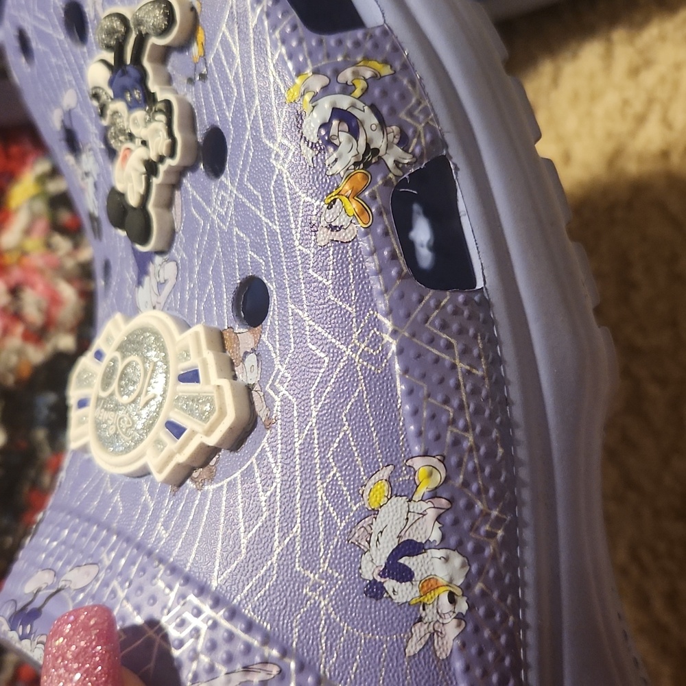 Disney Collaboration Crocs - Picture 6 of 7